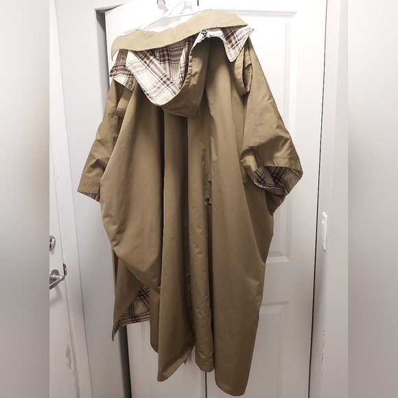 OAK + FORT Hooded Cape - Picture 2 of 6